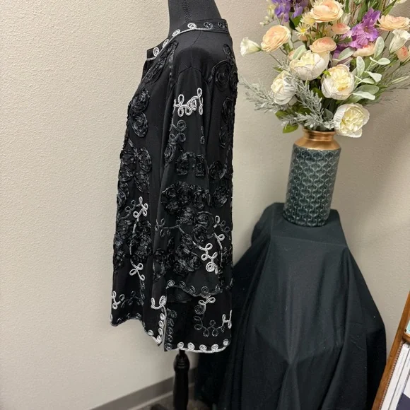 Lauren Michelle Woman 3X Black Tunic Top Embroidered Floral Sequin Acce - Picture 3 of 8